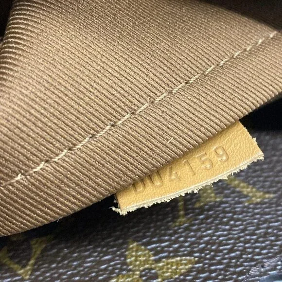 LOUIS VUITTON Milk Box Monogram Shoulder Bag Monogram Canvas - Picture 13 of 15